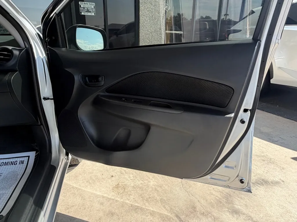 Toyota Yaris photo 27