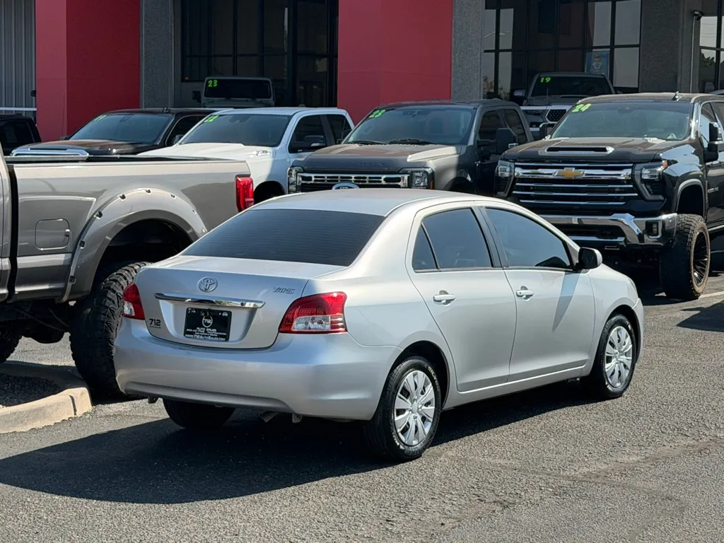 Toyota Yaris photo 38
