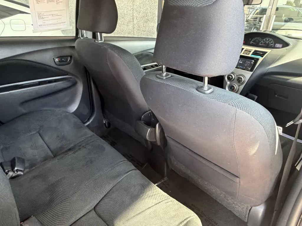 Toyota Yaris photo 22