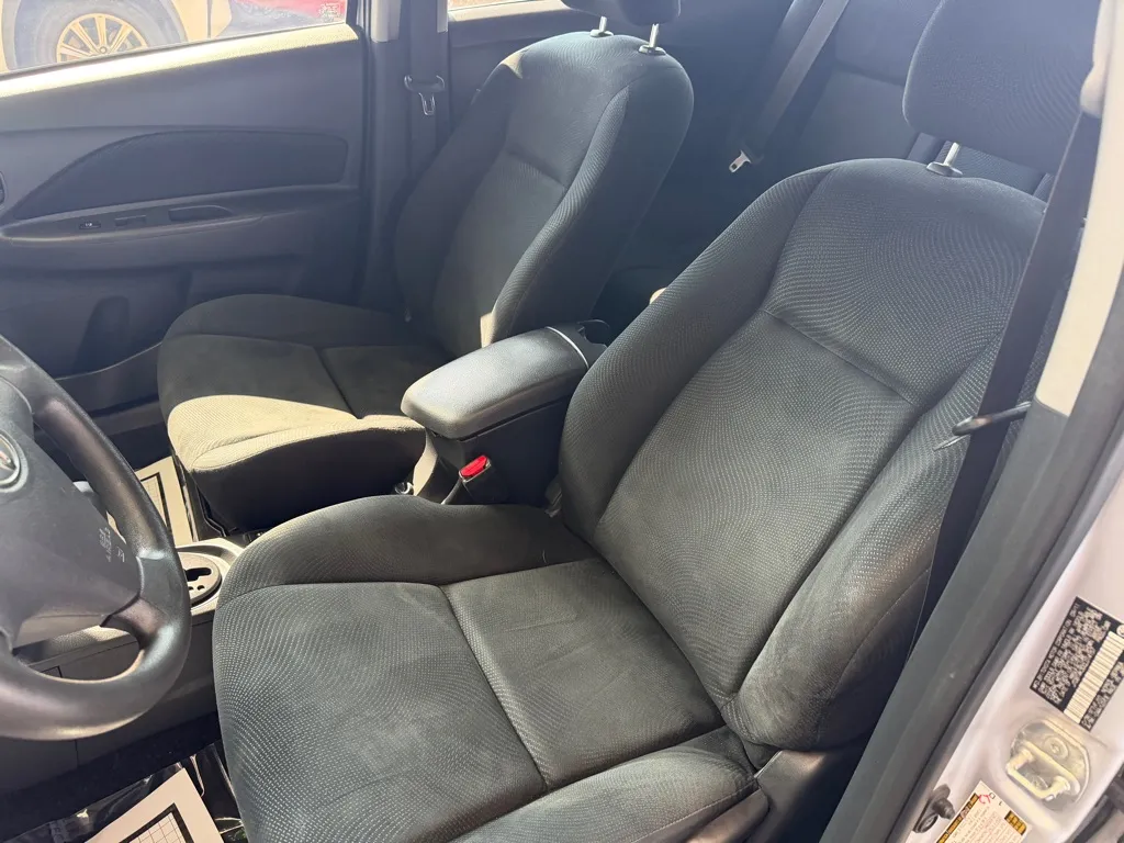 Toyota Yaris photo 6