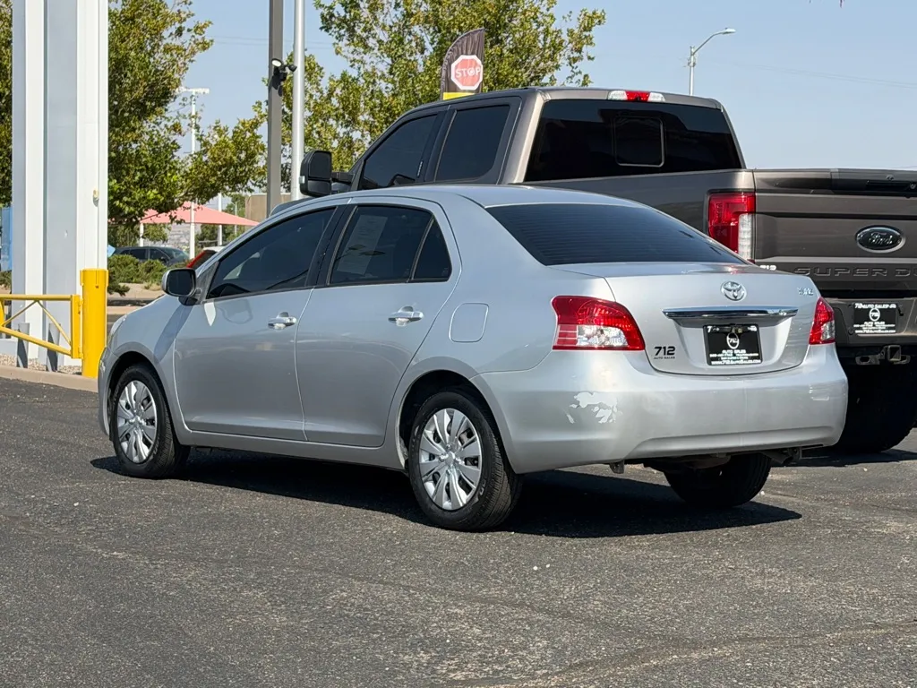 Toyota Yaris photo 35