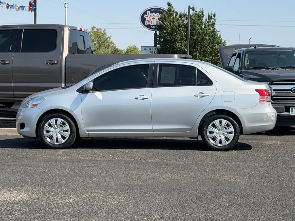 Toyota Yaris photo 33