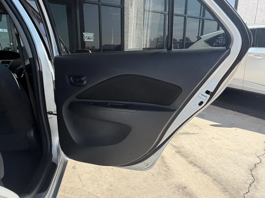 Toyota Yaris photo 23