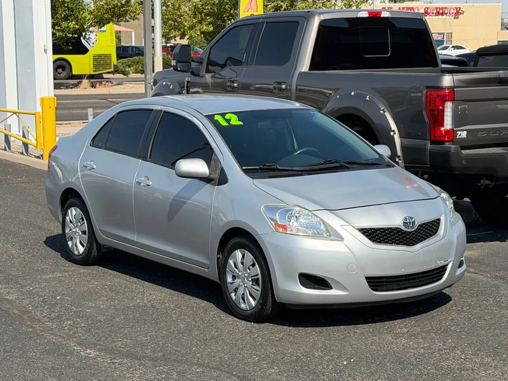 Toyota Yaris photo 4