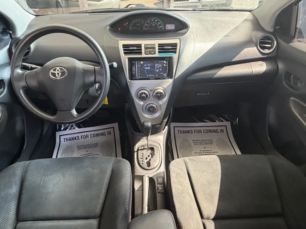 Toyota Yaris photo 16