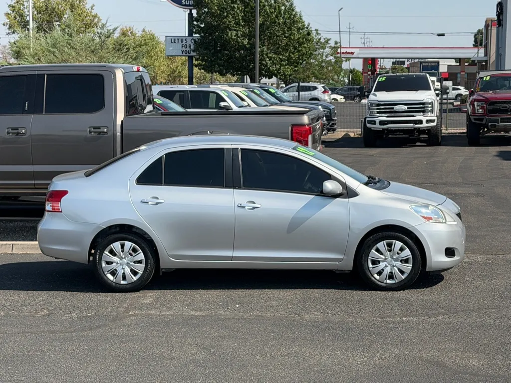 Toyota Yaris photo 40