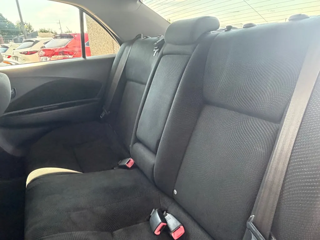 Toyota Yaris photo 14