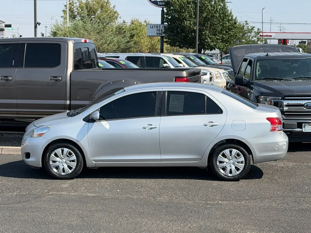 Toyota Yaris photo 32
