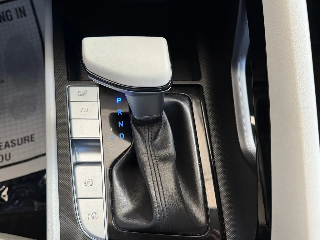Hyundai Elantra photo 15