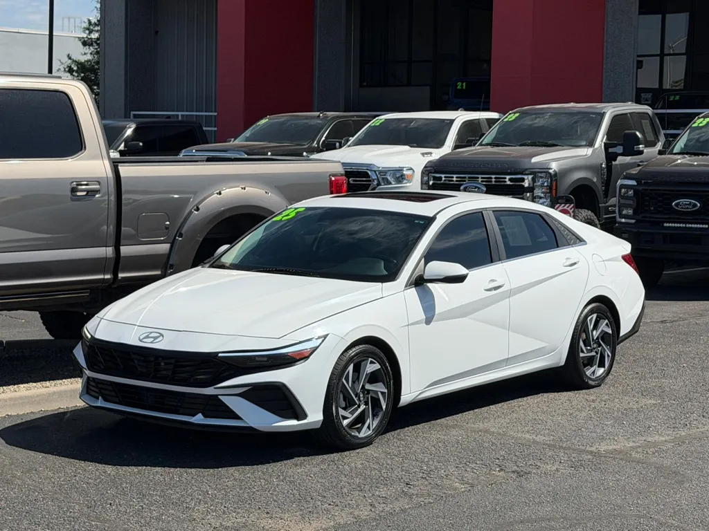 Hyundai Elantra photo 39