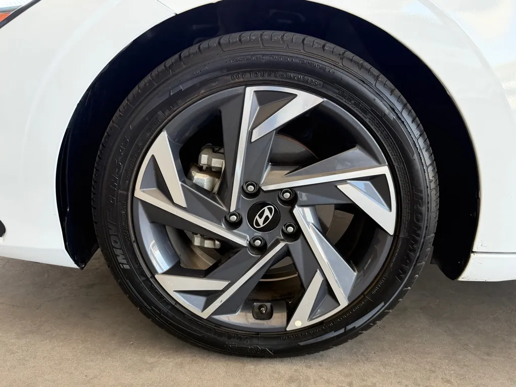 Hyundai Elantra photo 58