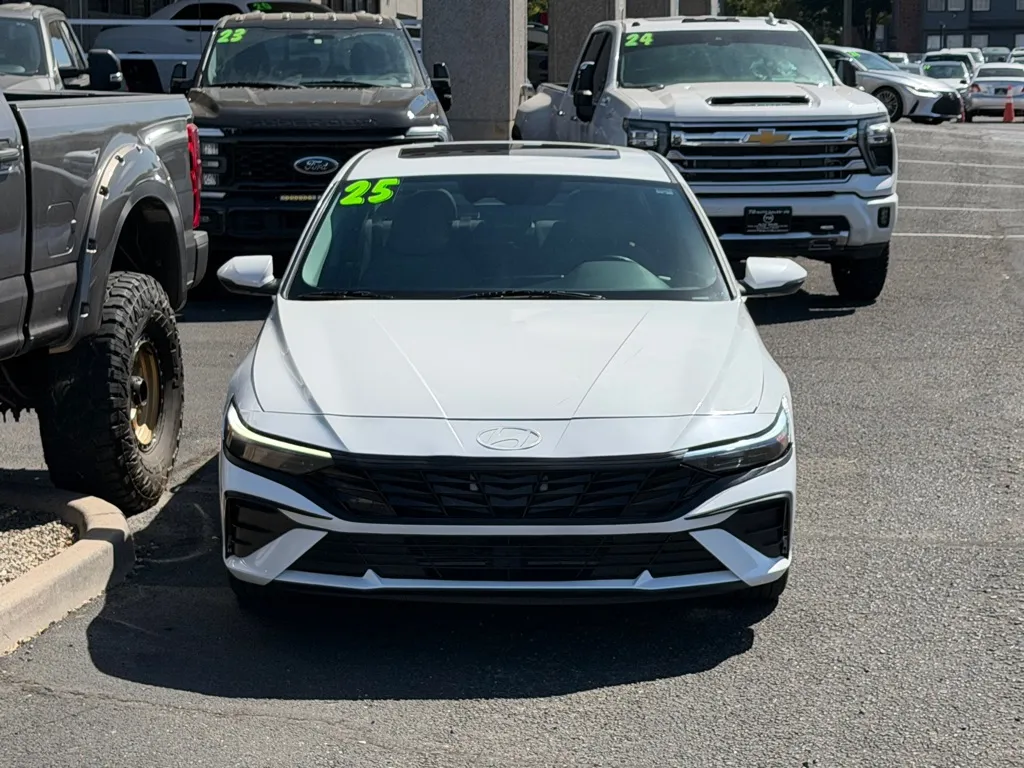 Hyundai Elantra photo 37