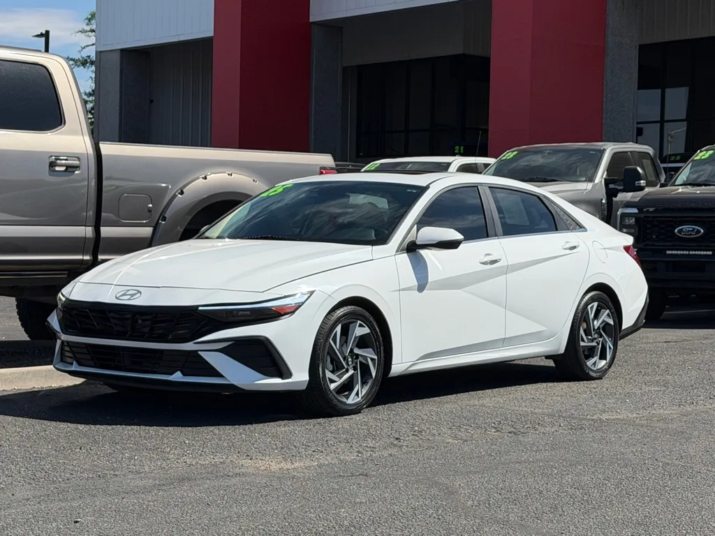 Hyundai Elantra photo 40