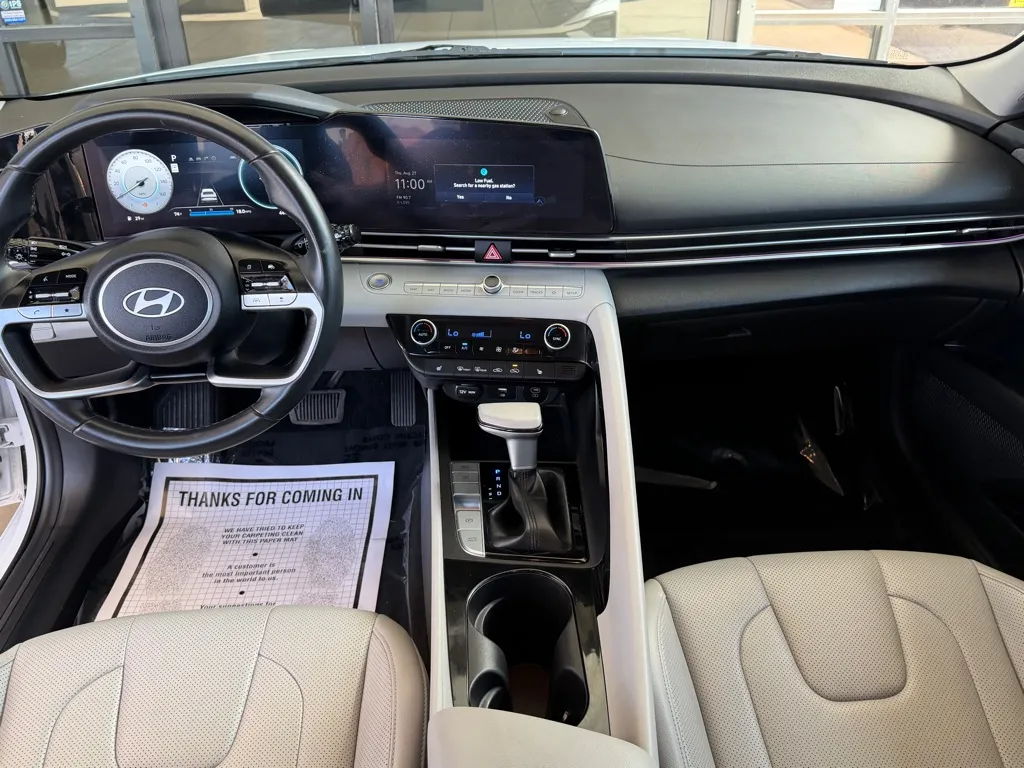 Hyundai Elantra photo 24