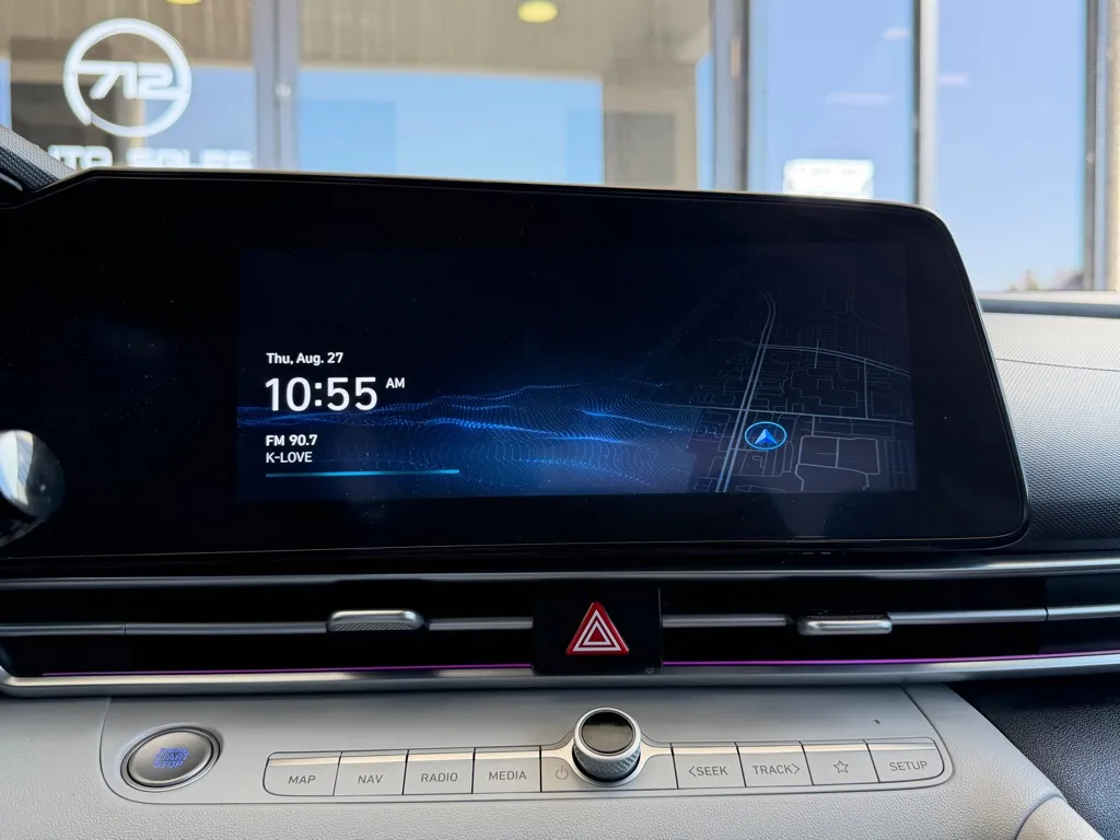 Hyundai Elantra photo 12