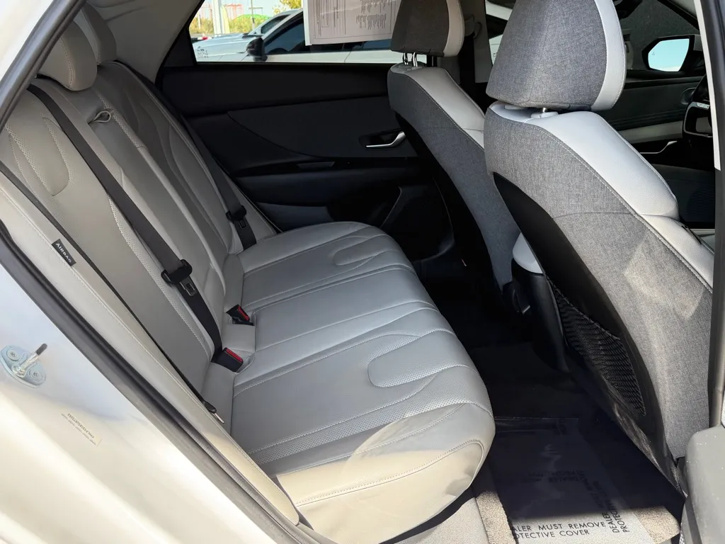 Hyundai Elantra photo 29