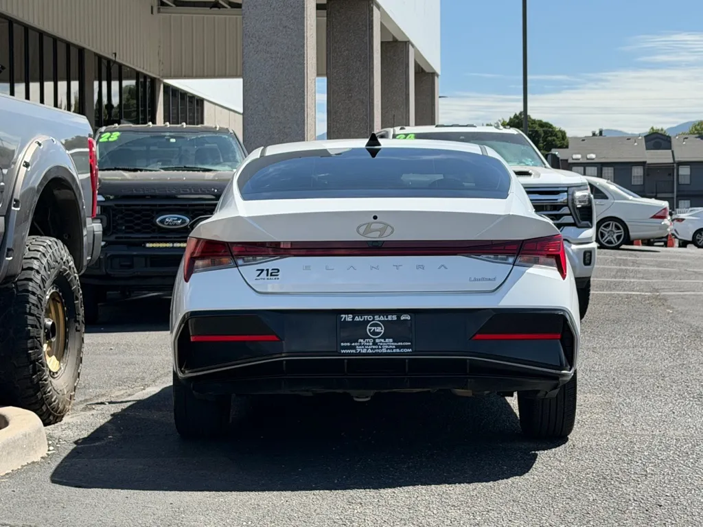 Hyundai Elantra photo 46
