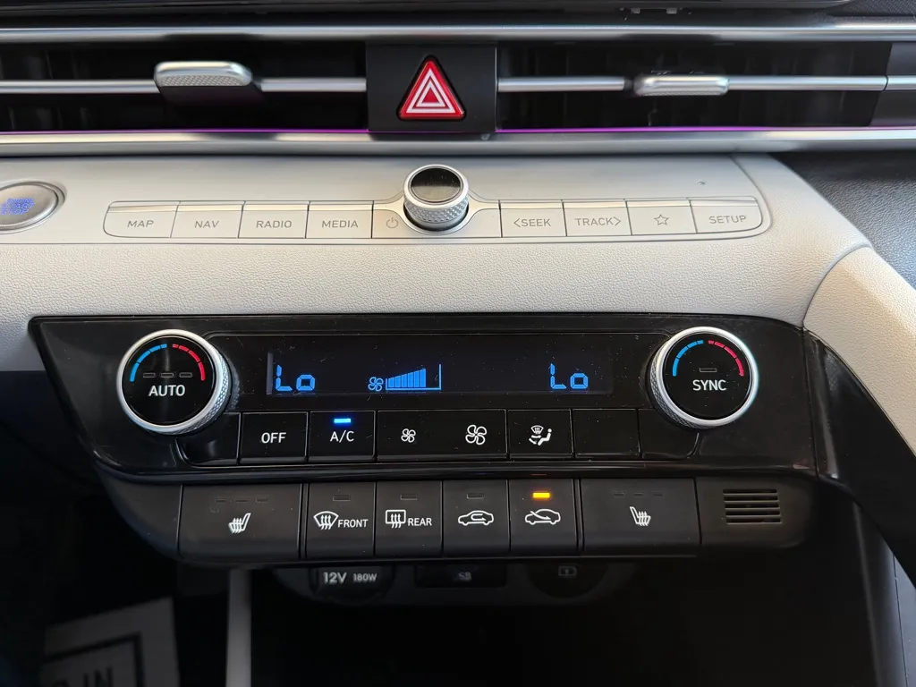 Hyundai Elantra photo 14