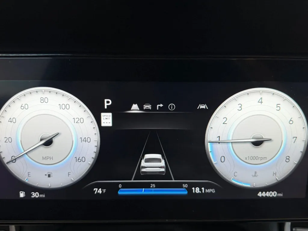 Hyundai Elantra photo 11