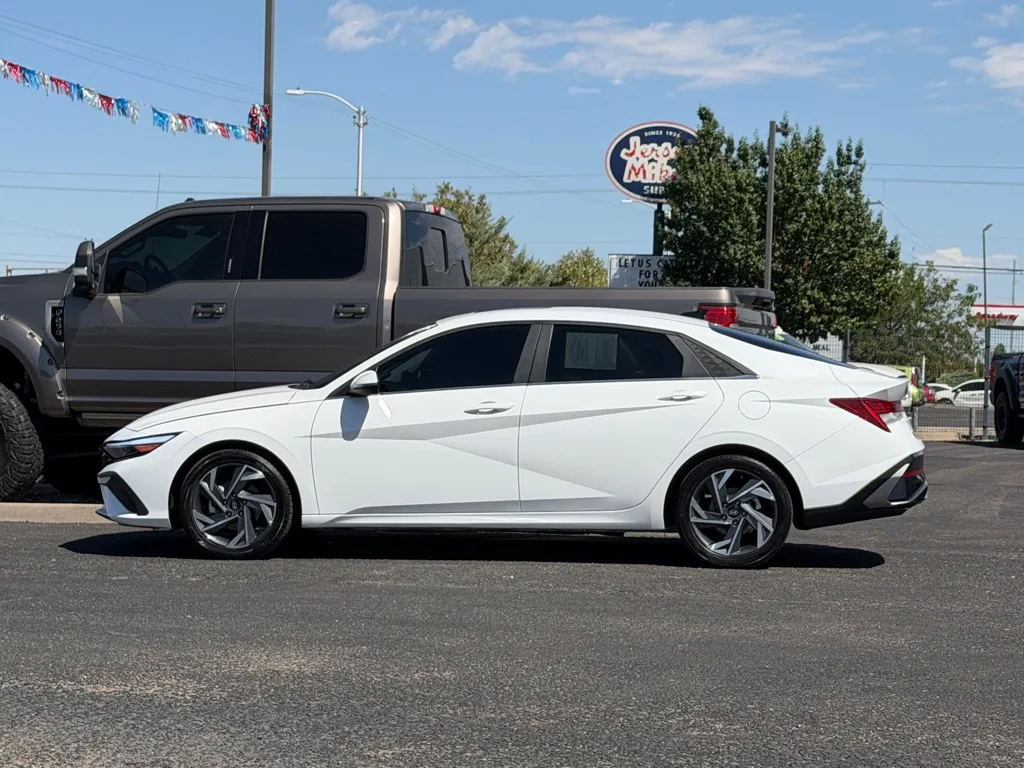 Hyundai Elantra photo 42