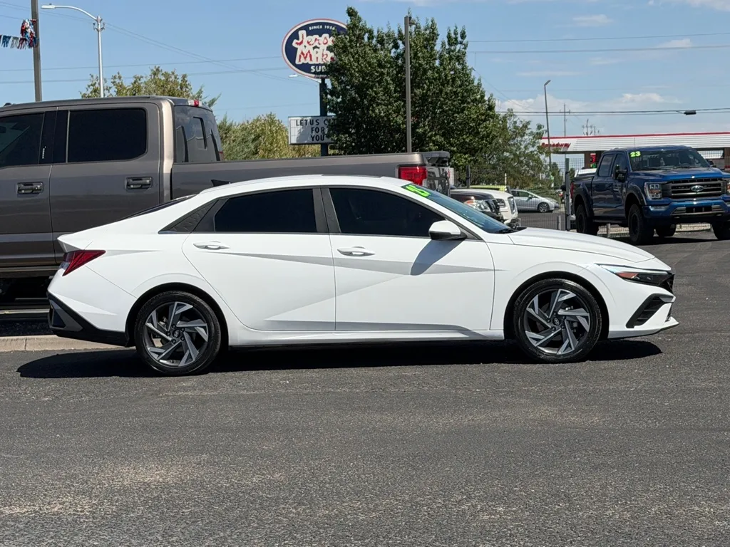 Hyundai Elantra photo 50