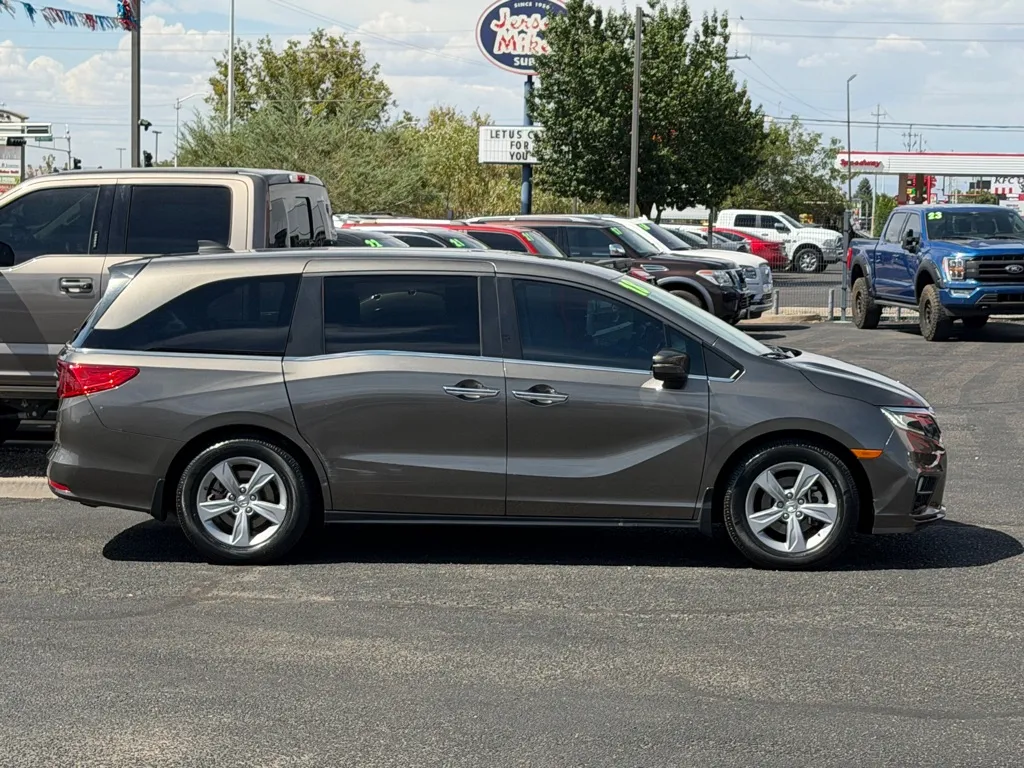 Honda Odyssey photo 3