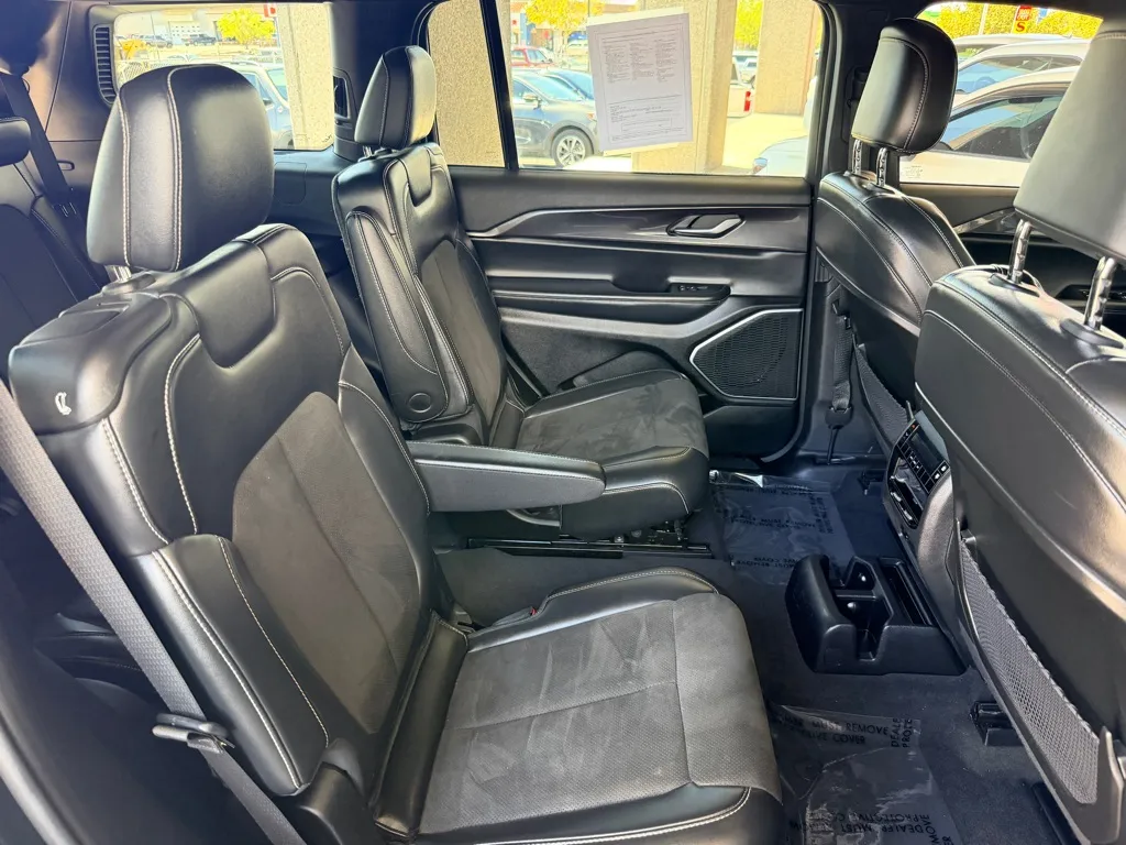 Jeep Grand Cherokee photo 20
