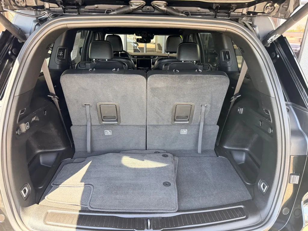 Jeep Grand Cherokee photo 19