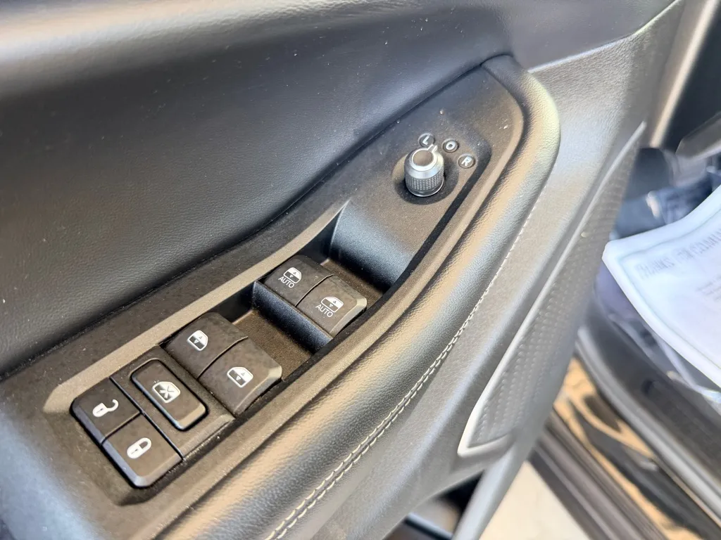 Jeep Grand Cherokee photo 9