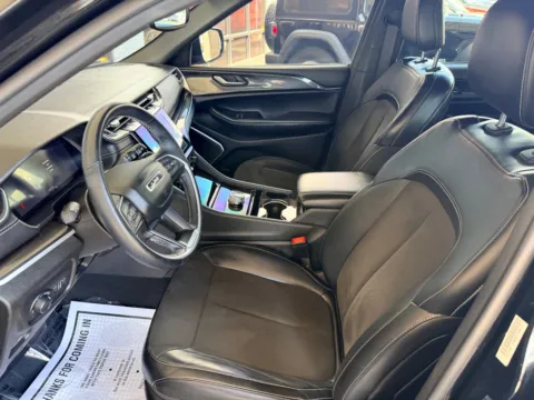 More photos of 2022 JEEP GRAND CHEROKEE L LAREDO at 712 Auto Sales, NM