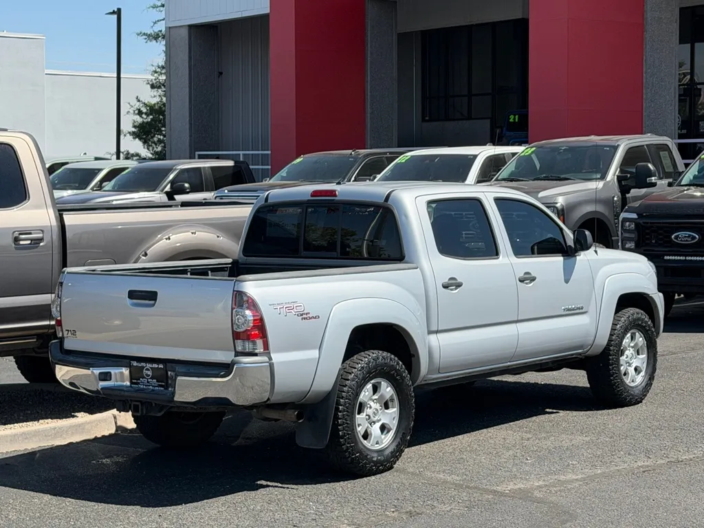 Toyota Tacoma photo 45