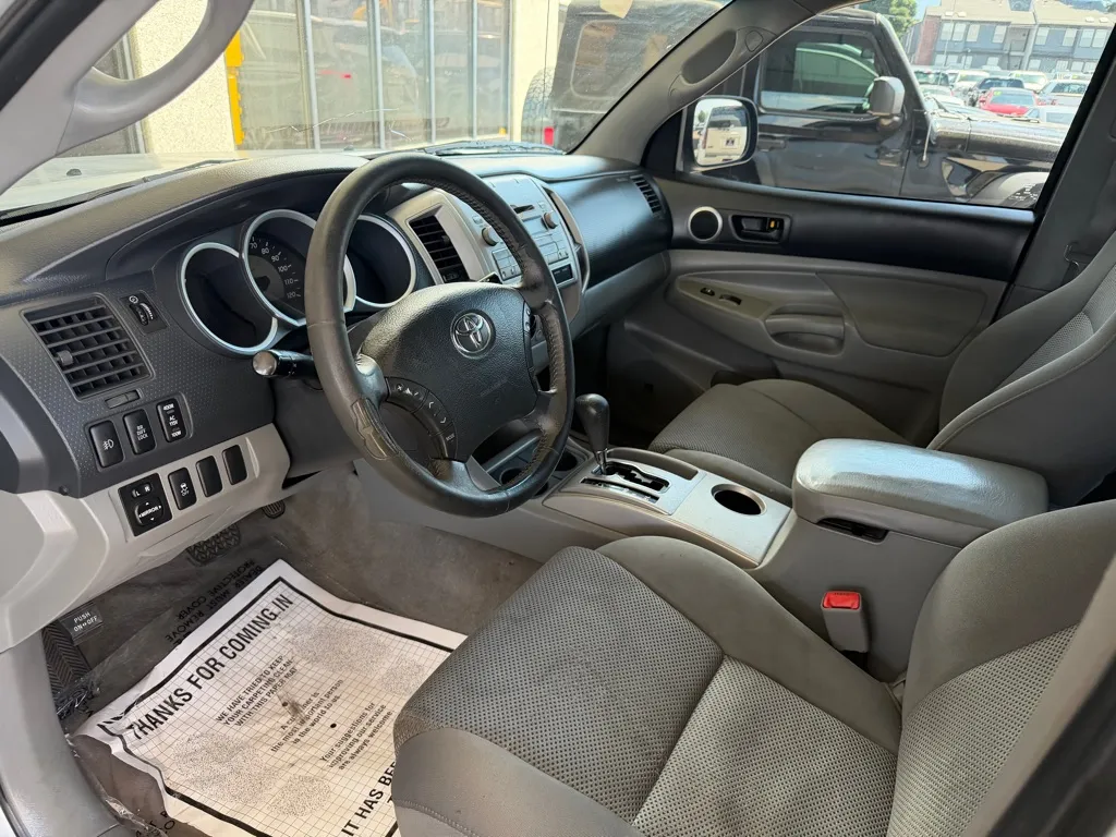 Toyota Tacoma photo 7