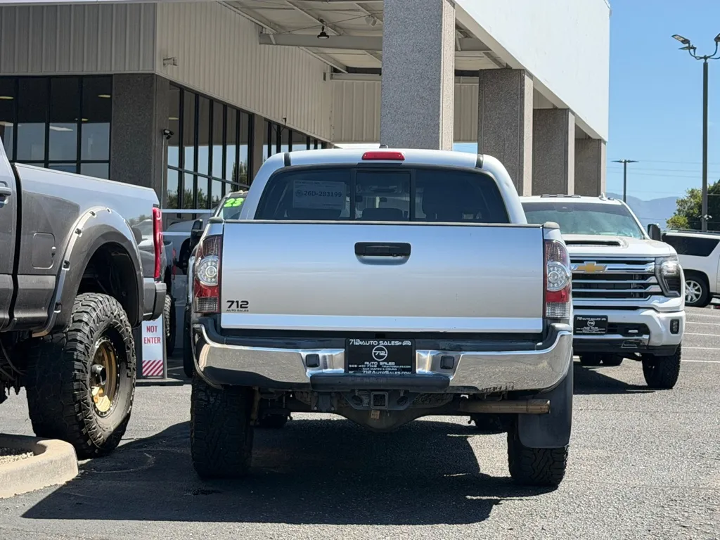 Toyota Tacoma photo 44