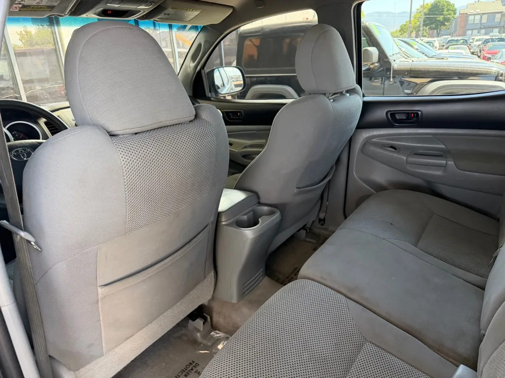 Toyota Tacoma photo 22