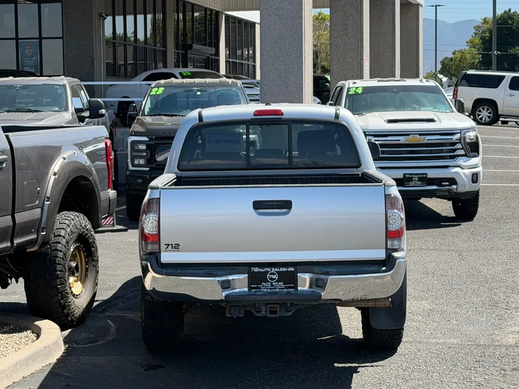 Toyota Tacoma photo 43