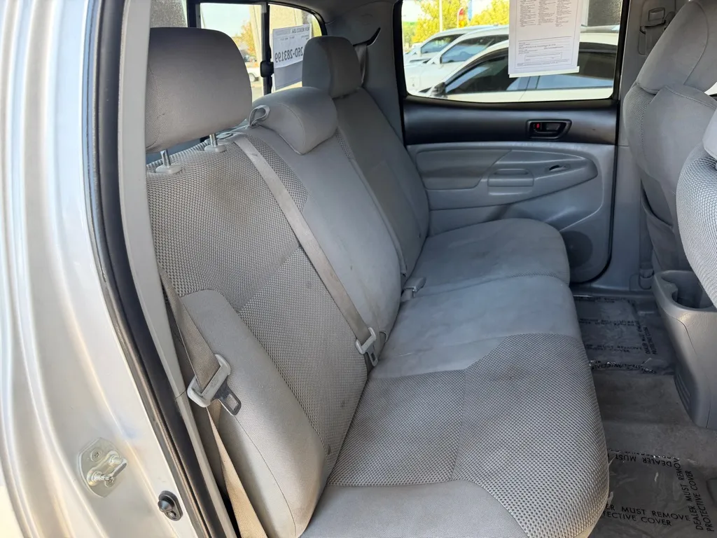 Toyota Tacoma photo 28