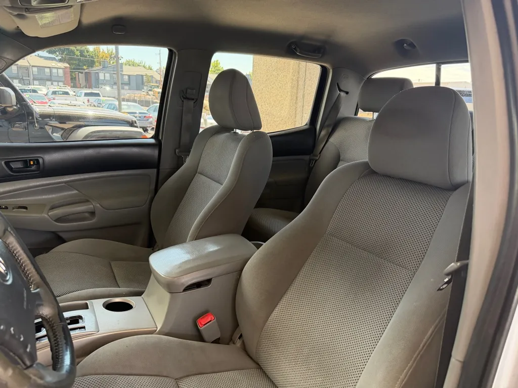Toyota Tacoma photo 6