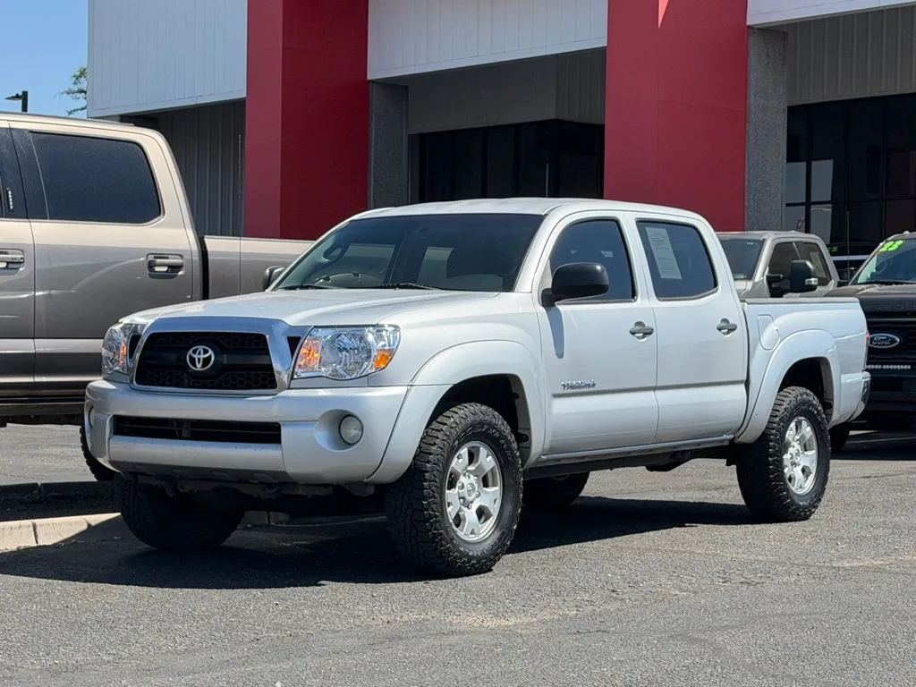 Toyota Tacoma photo 38