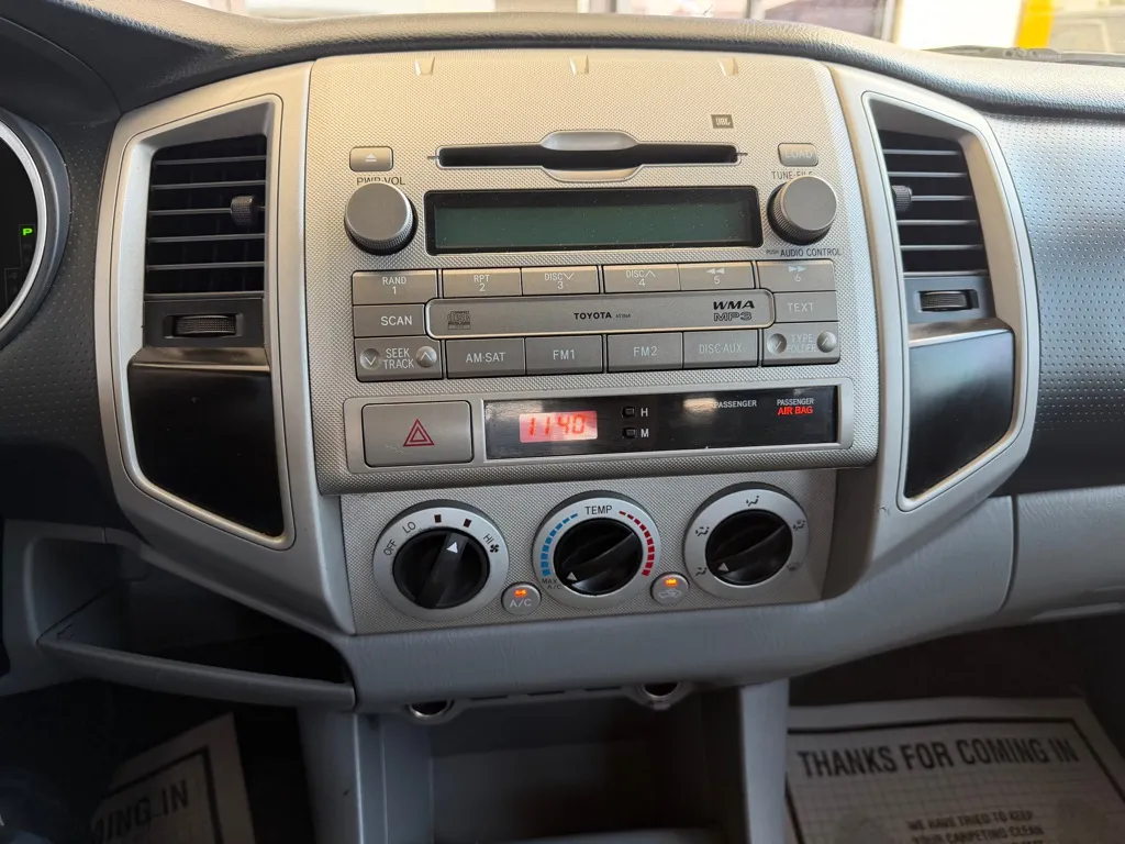 Toyota Tacoma photo 12
