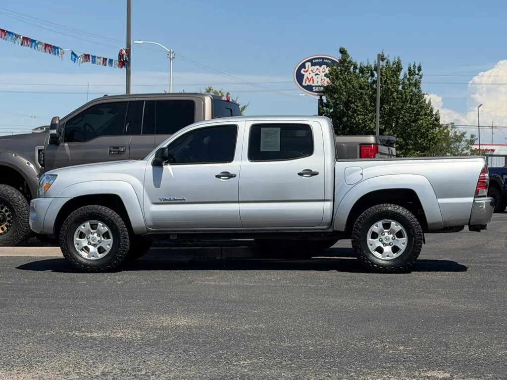 Toyota Tacoma photo 40