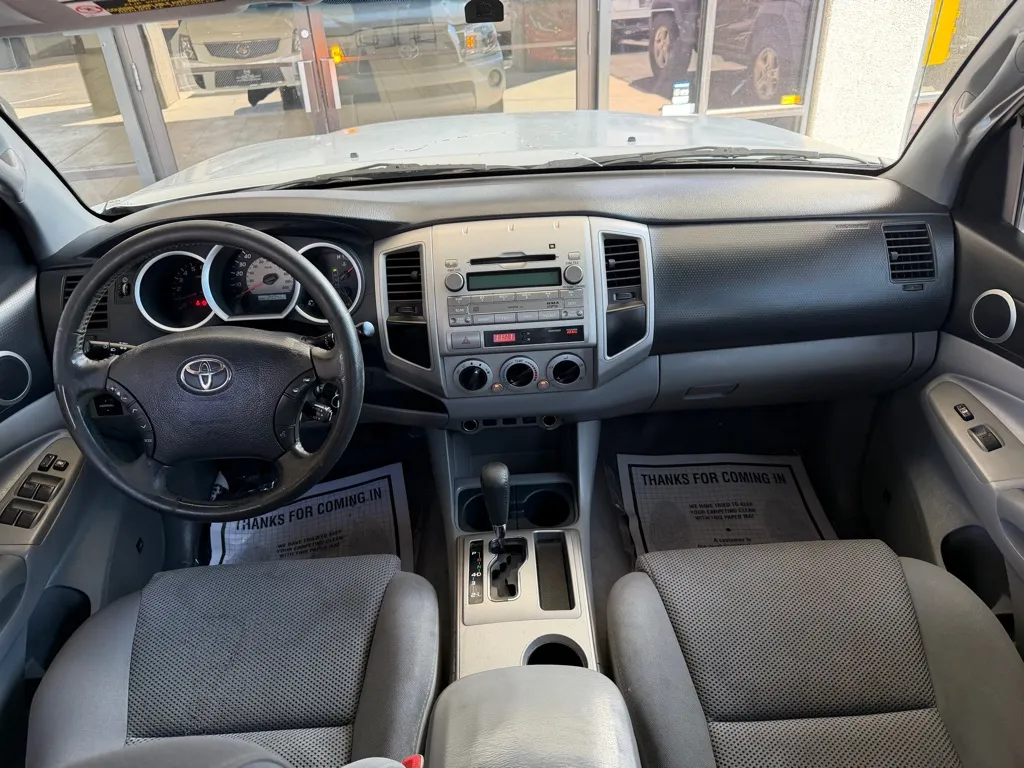Toyota Tacoma photo 23