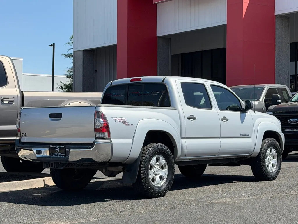Toyota Tacoma photo 46