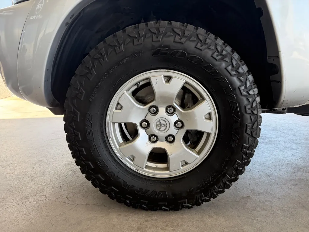 Toyota Tacoma photo 56