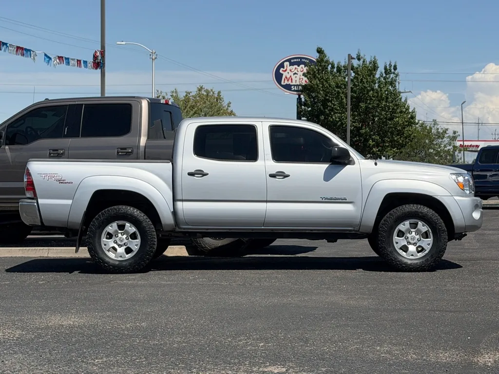 Toyota Tacoma photo 48
