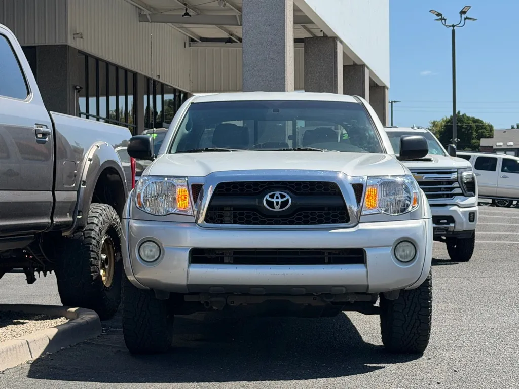 Toyota Tacoma photo 36