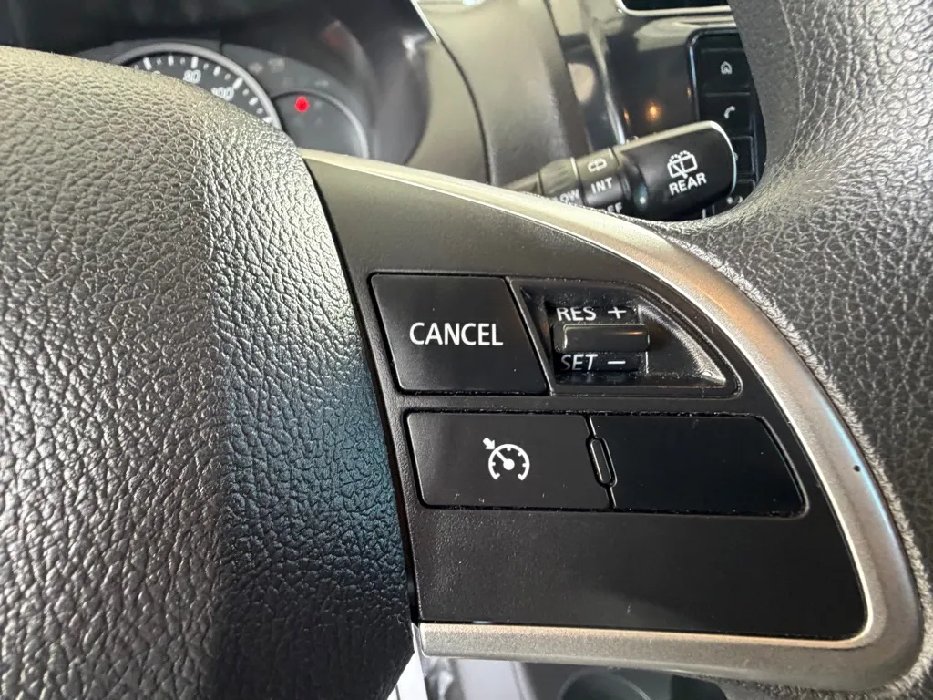 Mitsubishi Mirage photo 9
