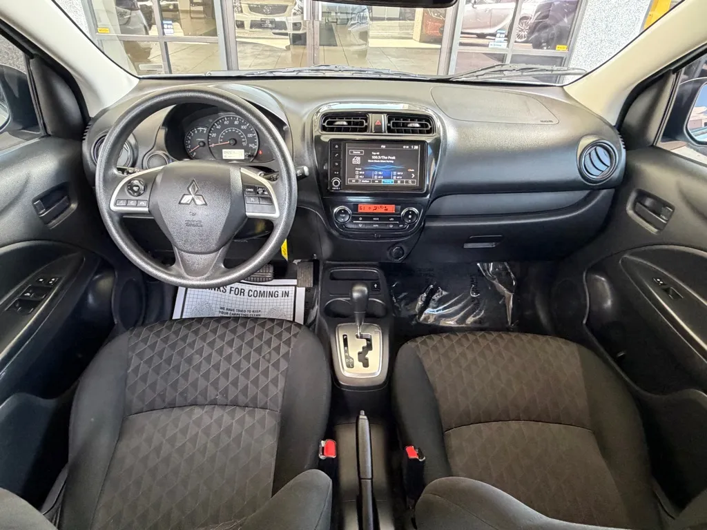 Mitsubishi Mirage photo 23