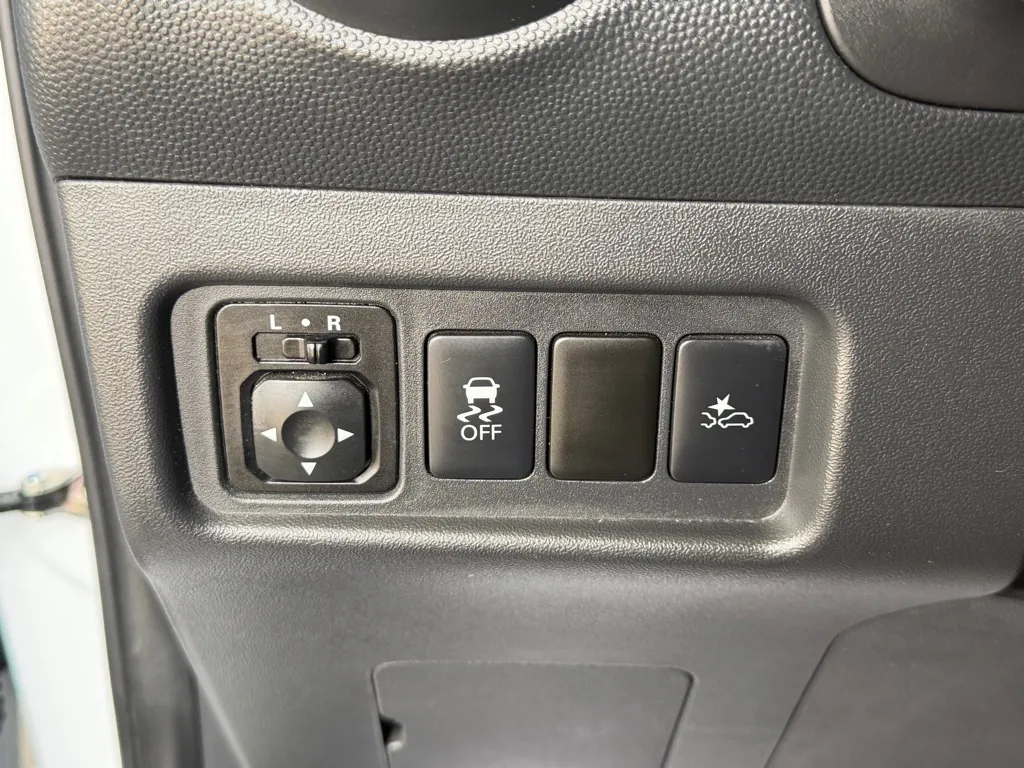 Mitsubishi Mirage photo 16