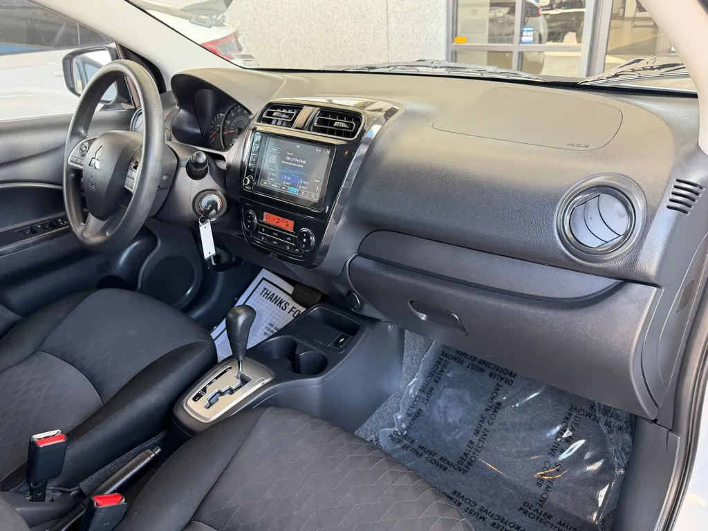 Mitsubishi Mirage photo 34