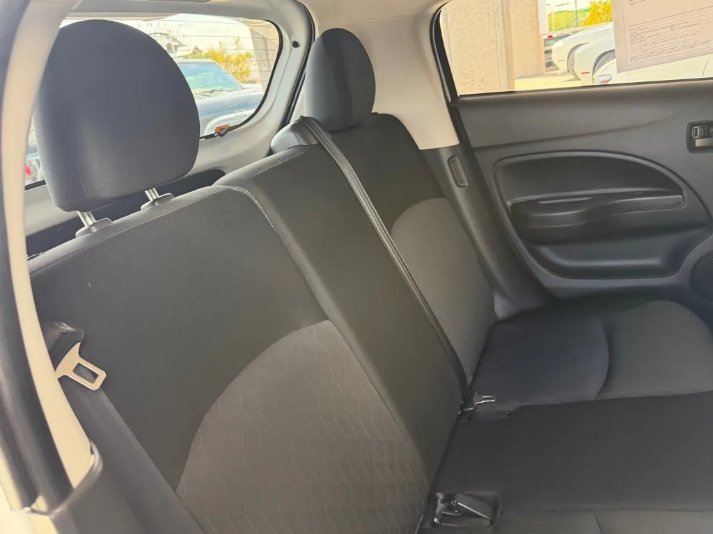 Mitsubishi Mirage photo 29